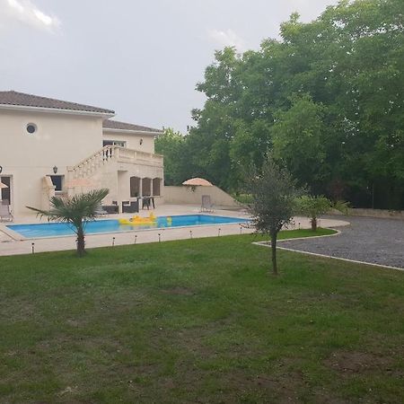 Maison Calme Et Spacieuse Bassens  外观 照片